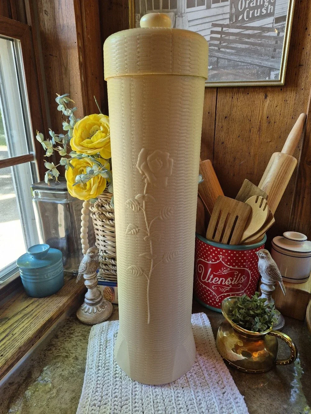 Vtg. Mid-Century Breamco Rose Blow Mold Toilet Paper Holder Faux Wicker Pattern